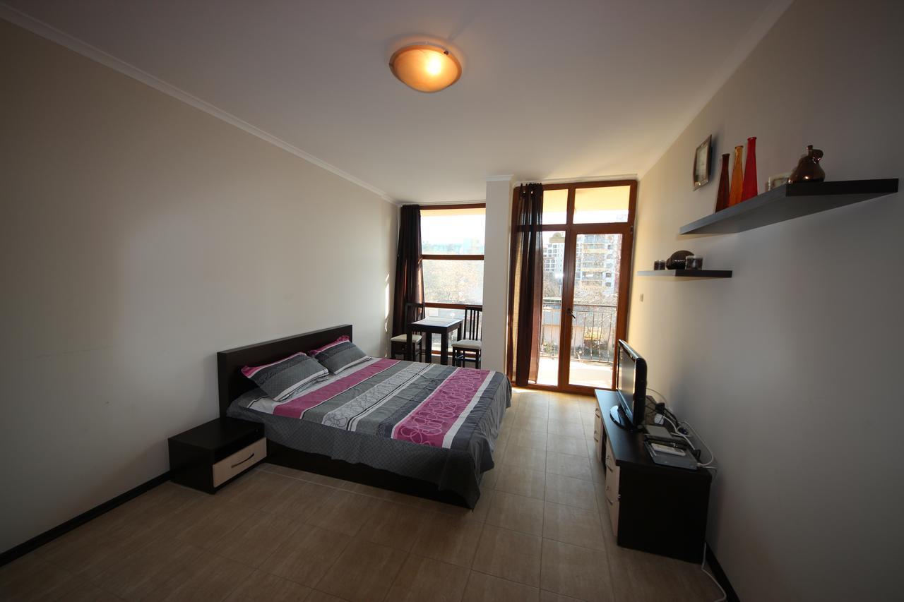Menada Crystal Park Apartments Slăntjev Brjag Exteriör bild